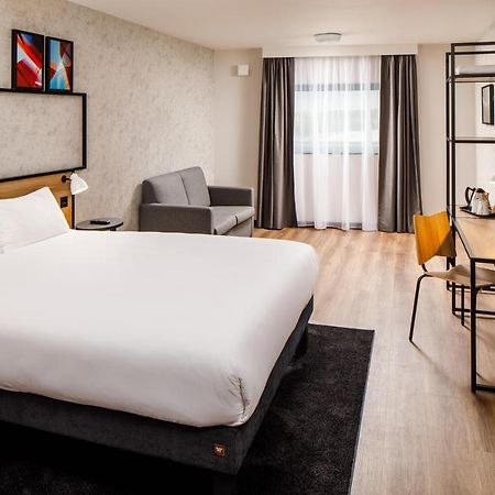 Ibis London Heathrow Terminal 5 Hotell Hillingdon Exteriör bild