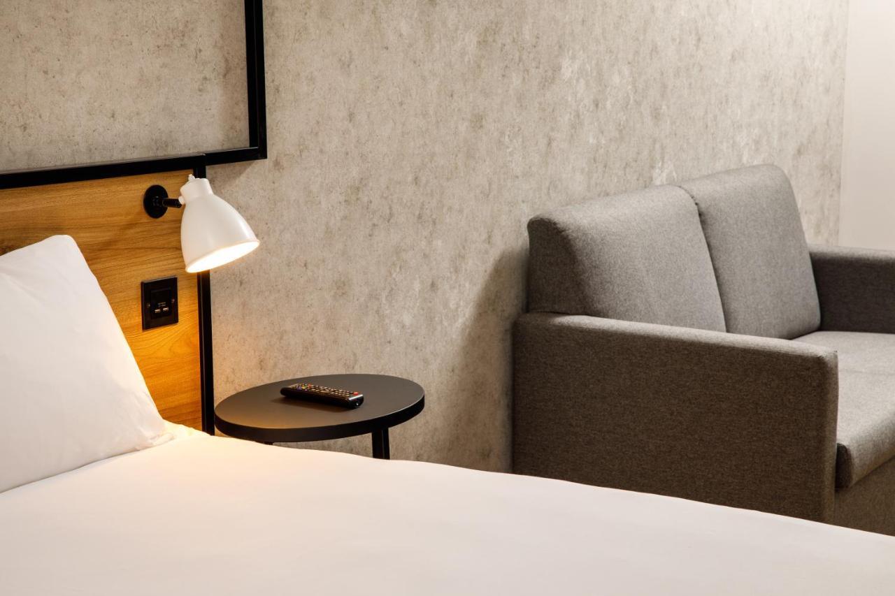 Ibis London Heathrow Terminal 5 Hotell Hillingdon Exteriör bild