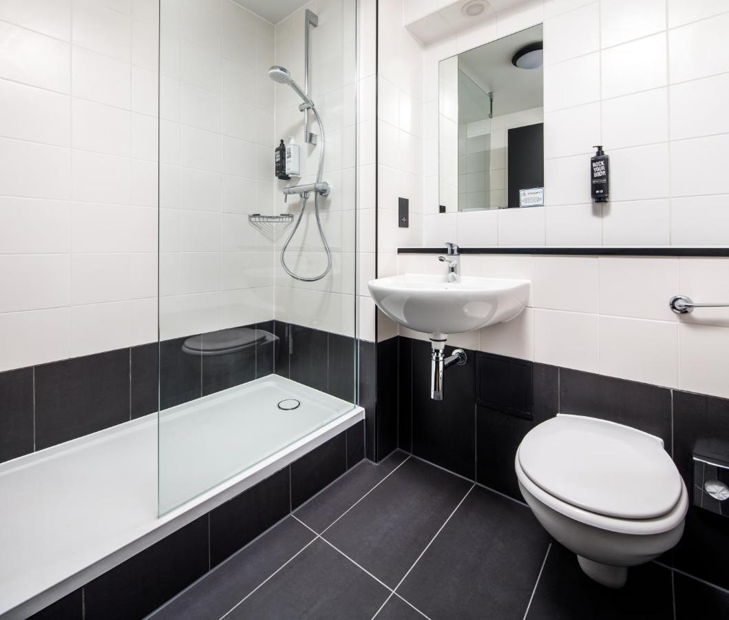 Ibis London Heathrow Terminal 5 Hotell Hillingdon Exteriör bild
