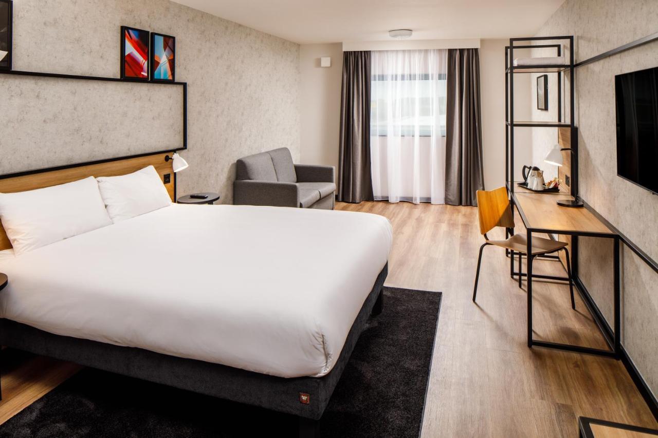Ibis London Heathrow Terminal 5 Hotell Hillingdon Exteriör bild