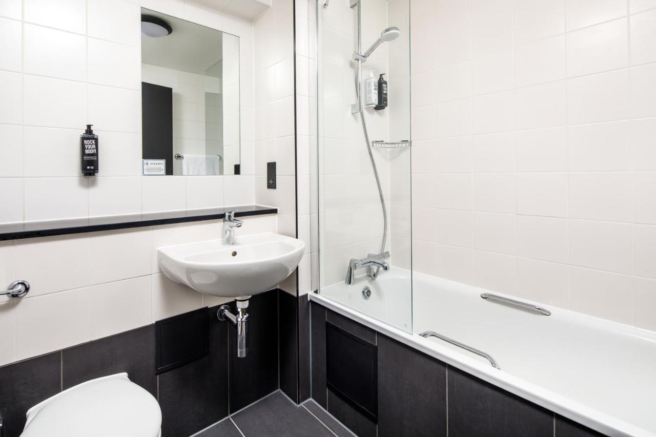 Ibis London Heathrow Terminal 5 Hotell Hillingdon Exteriör bild